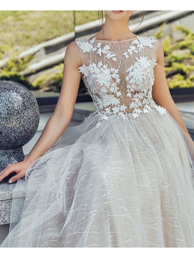 A-line Short Sleeves Sweep / Brush Train Tulle Wedding Gown With Lace 3
