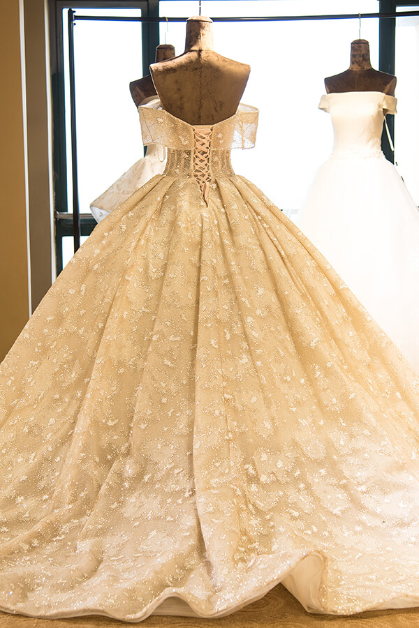 A-line Strapless Sweetheart Neck Cap Sleeves Cathedral Train Tulle Bridal Gown With Lace 2