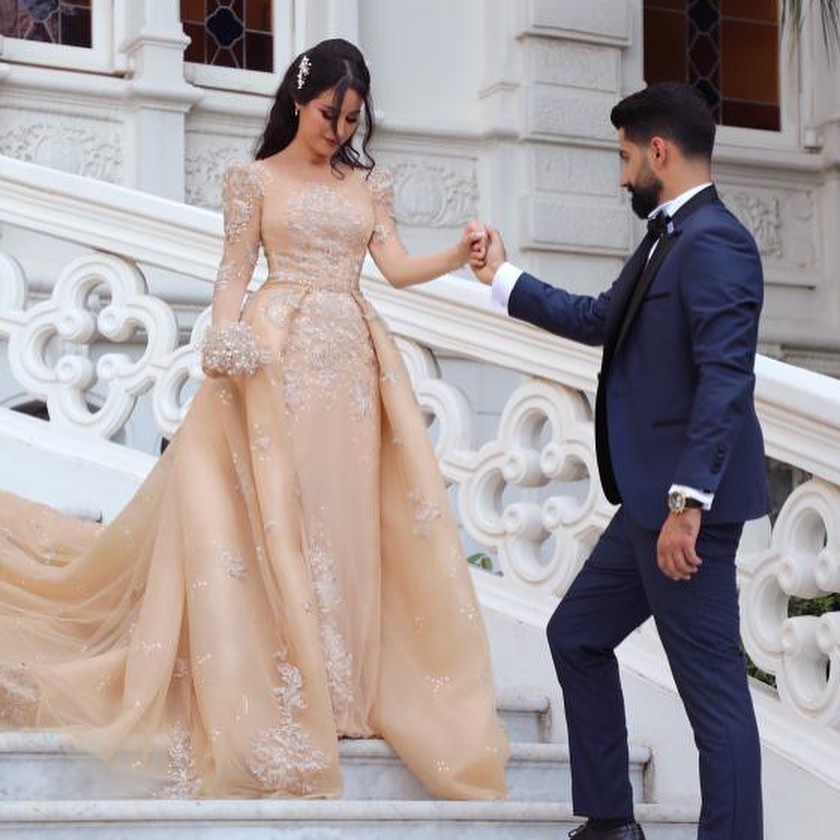 A-line Bateau Neck Long Sleeves Cathedral Train Tulle Bridal Gown With Lace 4