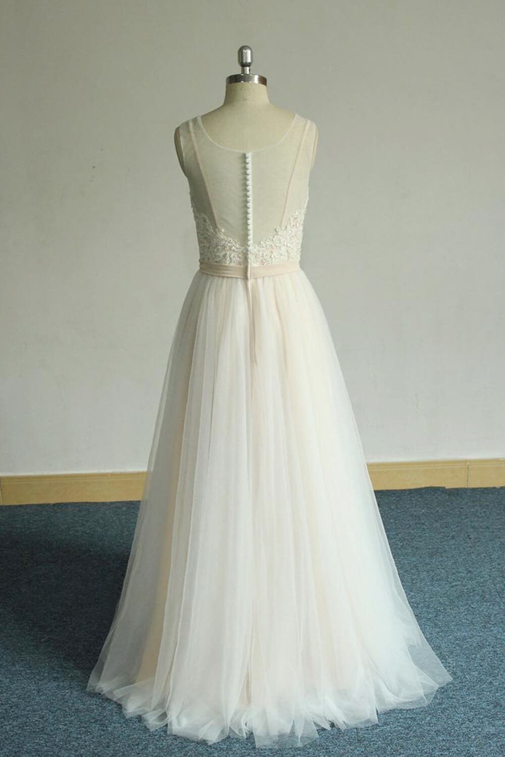 A-line Jewel Neck Sleeveless Floor-length Tulle Bridal Dress With Lace 2