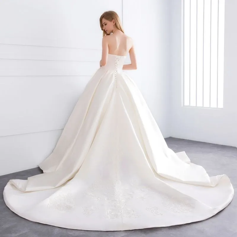 Ball Gown Sweetheart Neck Tulle Wedding Gown With Ruffles 4