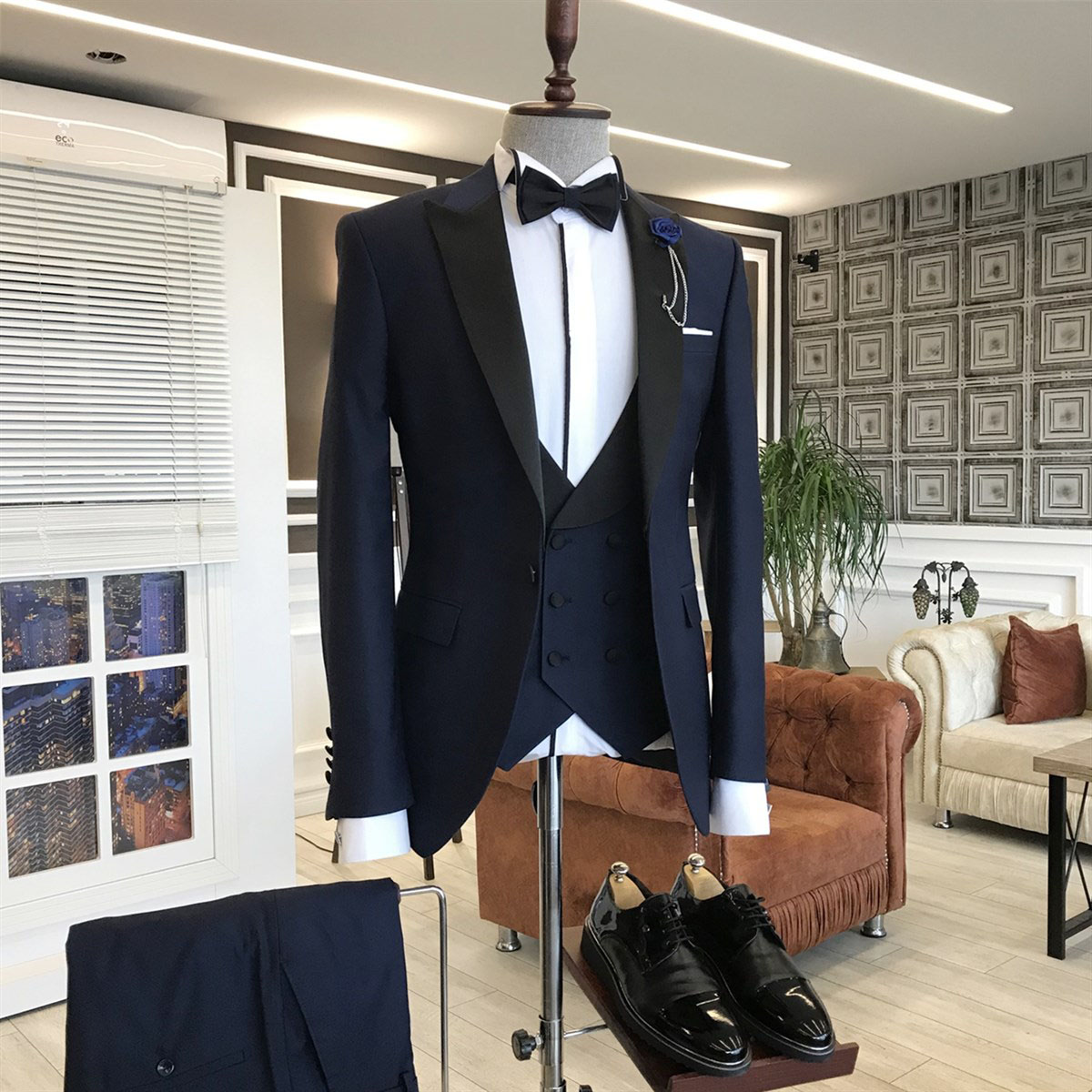 Dark Blue Prom Men's Suit with Black Peaked Lapel 2