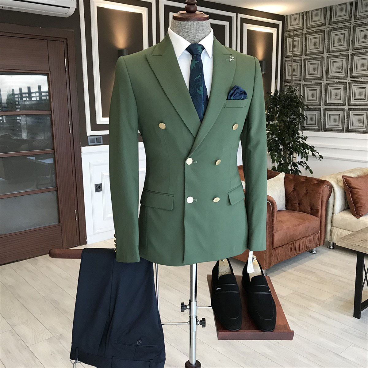 Green Double Breasted Suit with Peaked Lapel 2