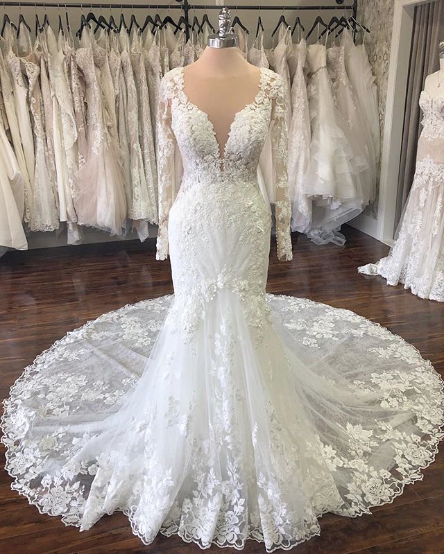 Mermaid V-neck Sweep / Brush Train Wedding Gown With Appliques 2