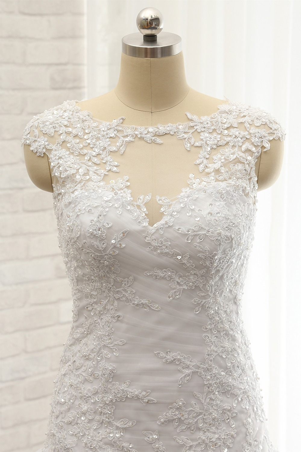 Mermaid Jewel Neck Short Sleeves Court Train Stretch Satin Wedding Dress With Appliques 4