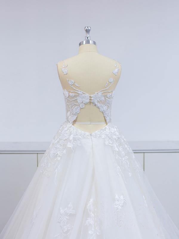 A-line V-neck Sleeveless Chapel Train Tulle Wedding Gown With Lace 5