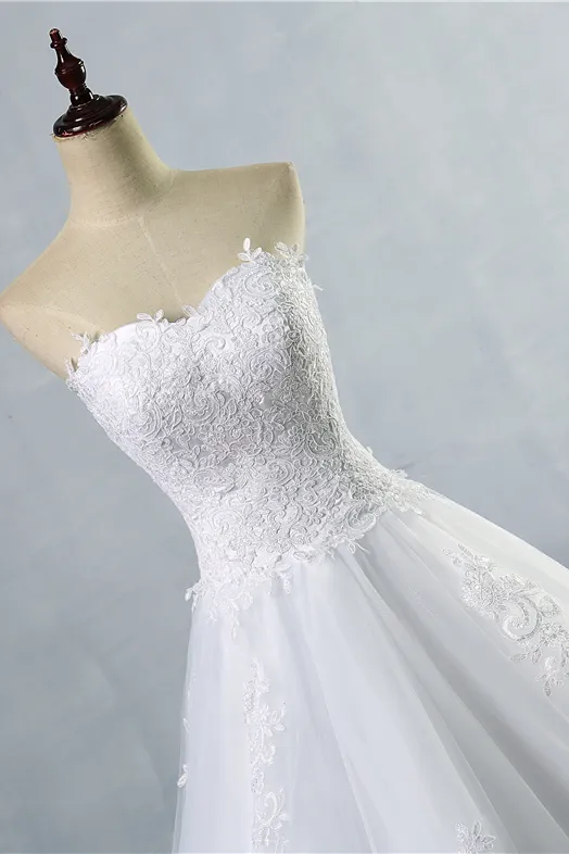 A-line Sweetheart Neck Sleeveless Floor-length Tulle Bridal Dress With Appliques 4