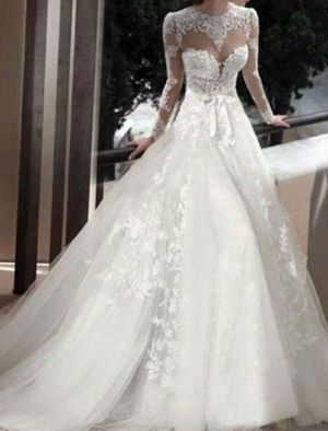 A-line Scoop Neck Sweep / Brush Train Tulle Wedding Gown With Lace