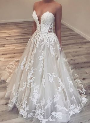 Sweetheart Neck Sleeveless Floor-length Bridal Dress With Lace