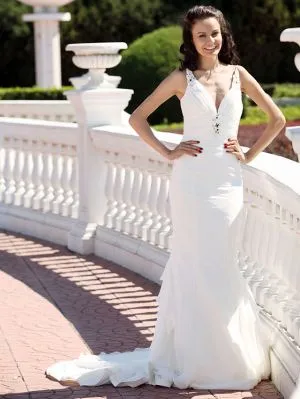 Mermaid V-neck Sleeveless Court Train 100D Chiffon Wedding Gown With Beading
