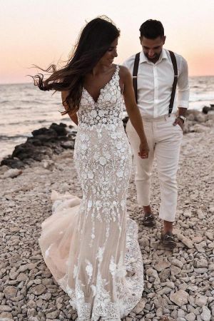 Mermaid V-neck Sleeveless Sweep / Brush Train Lace Wedding Gown With Lace