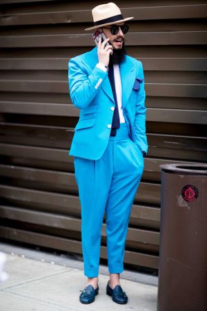 Ocean Blue Close Fitting Peaked Lapel Prom Men Suit