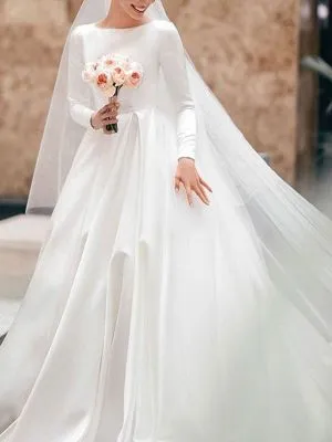 Sleeveless Chapel Train Lace Wedding Gown With Lace