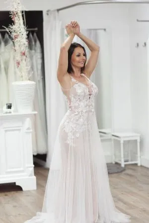 A-line V-neck Sleeveless Chapel Train Tulle Bridal Dress With Lace