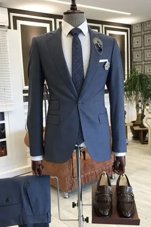 Navy Blue Peaked Lapel Business Suit