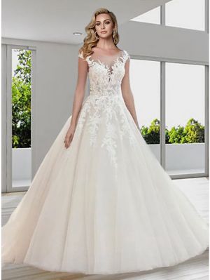 Ball Gown Short Sleeves Sweep / Brush Train Lace Bridal Gown With Buttons