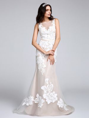 Mermaid Straps Bateau Neck Sweep / Brush Train Tulle Wedding Gown With Buttons