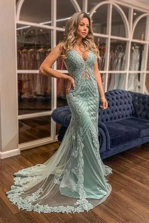 Mermaid V-neck Sleeveless Court Train Tulle Evening Gown With Appliques