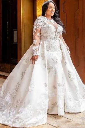 Mermaid Scoop Neck Sweep / Brush Train Bridal Gown With Appliques