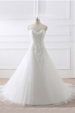 Sweetheart Neck Sleeveless Court Train Tulle Bridal Attire With Lace