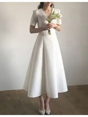 A-line V-neck Cap Sleeves Sweep / Brush Train Tulle Bridal Gown With Buttons