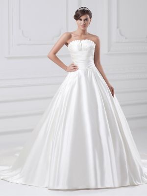 Ball Gown Strapless Sleeveless Tulle Bridal Gown With Court Train