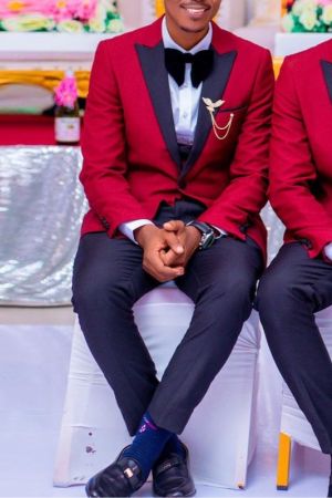 Red Peaked Lapel Groomsmen Suit