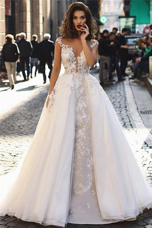 Ball Gown Chapel Train Tulle Bridal Gown With Lace