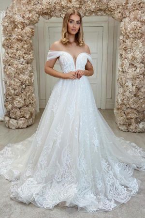A-line Off-the-shoulder Sleeveless Chapel Train Tulle Bridal Dress With Lace