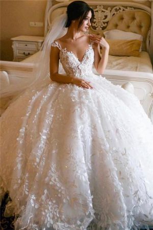 Ball Gown Scoop Neck Sleeveless Court Train Bridal Gown With Appliques