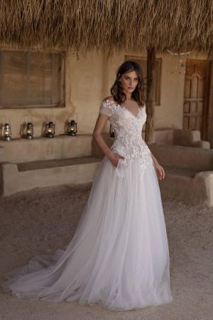 A-line Off-the-shoulder Sleeveless Sweep / Brush Train Tulle Wedding Gown With Lace