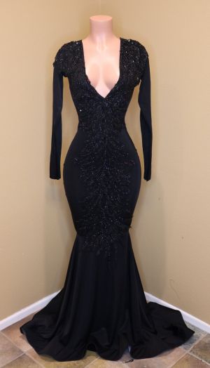 Mermaid V-neck Long Sleeves Evening Dress With Appliques