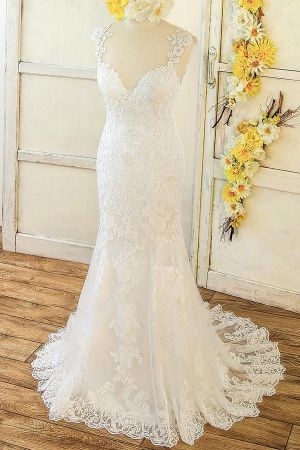 Mermaid Sweetheart Neck Sleeveless Chapel Train Tulle Wedding Dress With Buttons