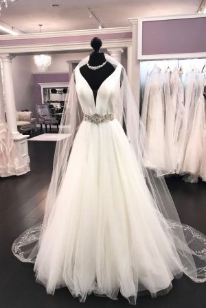 A-line V-neck Halter-neck Sleeveless Floor-length Tulle Wedding Dress