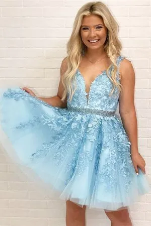 A-line V-neck Sleeveless Mini Homecoming Dress With Lace