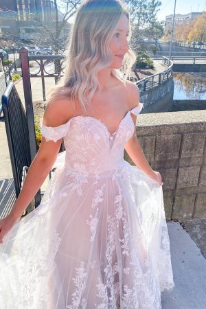 A-line Off-the-shoulder Sweetheart Neck Sleeveless Chapel Train Tulle Bridal Gown With Lace