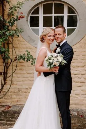 Column V-neck Sleeveless Court Train Tulle Bridal Gown With Lace