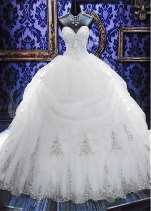Ball Gown Sweetheart Neck Sleeveless Court Train Tulle Bridal Gown With Beading