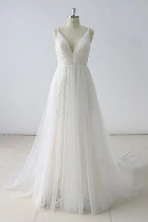 A-line V-neck Halter-neck Sleeveless Floor-length Tulle Bridal Attire With Lace