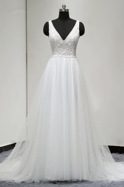A-line Straps V-neck Sleeveless Floor-length Tulle Bridal Dress With Appliques