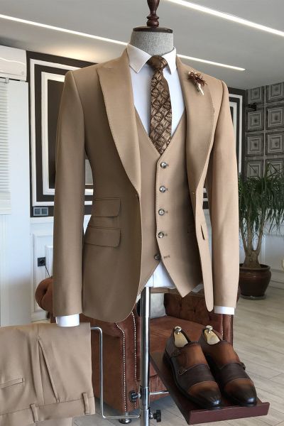 Brown Peaked Lapel Business Suit