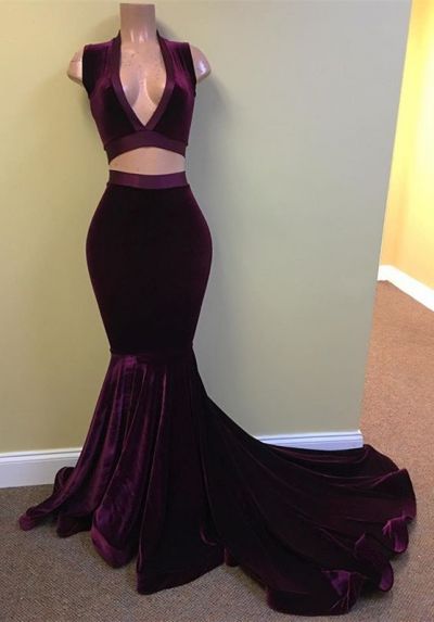Mermaid V-neck Sleeveless Velvet Evening Gown With Court Train