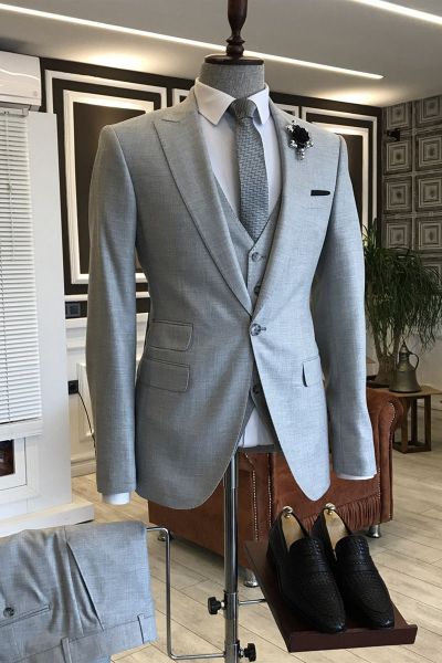 Light Gray Peaked Lapel Business Suit
