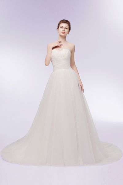 A-line Strapless Sweetheart Neck Sleeveless Chapel Train Tulle Wedding Gown With Feathers