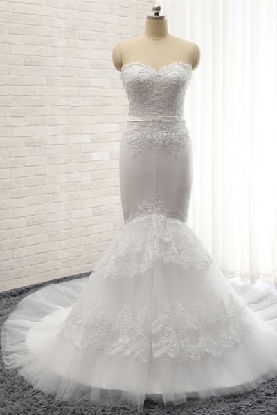 Mermaid Sweetheart Neck Court Train Tulle Wedding Gown With Lace