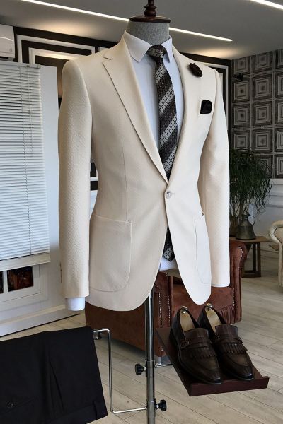 Off White Formal Business Suit with Notched Lapel