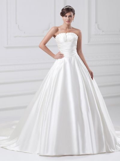 Ball Gown Strapless Sleeveless Tulle Bridal Gown With Court Train