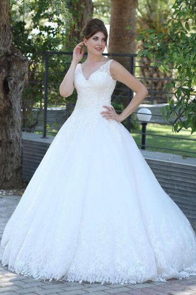A-line V-neck Sleeveless Court Train Tulle Bridal Dress With Lace