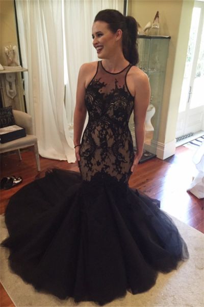 Mermaid Jewel Neck Sleeveless Court Train Formal Dress With Lace