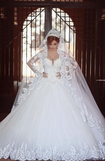 Ball Gown Court Train Tulle Wedding Gown With Lace